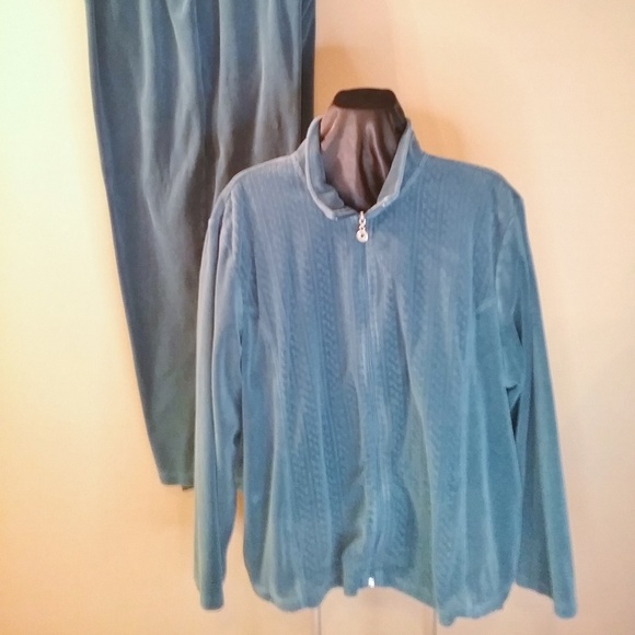 Cappagallo velour suit - Picture 1 of 9